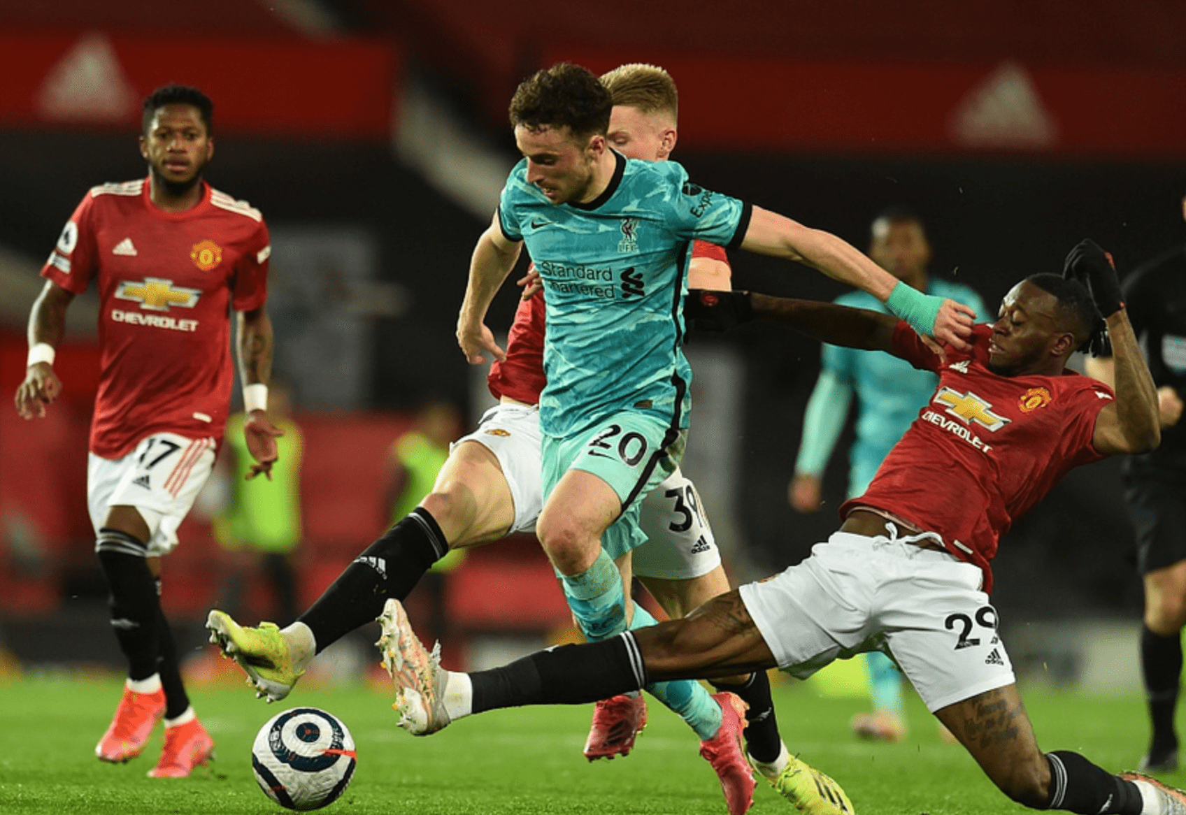 在前两个赛 在前两个赛