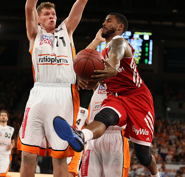 盟的飞翼在 盟的飞翼在